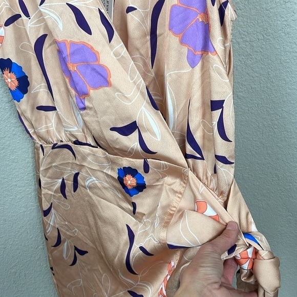NWT Bonheur d'Amour Floral Wrap Dress Beige Tan Spring Sz L - Picture 3 of 11